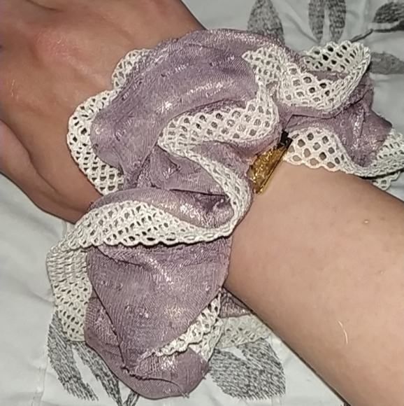 Scrunchie Set - Picture 2 of 4